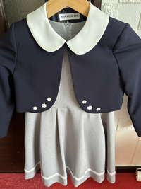 小学生の娘の卒業式に着る服について教えてください。
写真の服は卒業式に着ても変じゃないですか。 入学式に着る服かなと購入した後にふと思い、半日だけしか着ないので安くなっていたのをちょっと前に買った物になります。
娘はこれで大丈夫とは言ってくれてます。