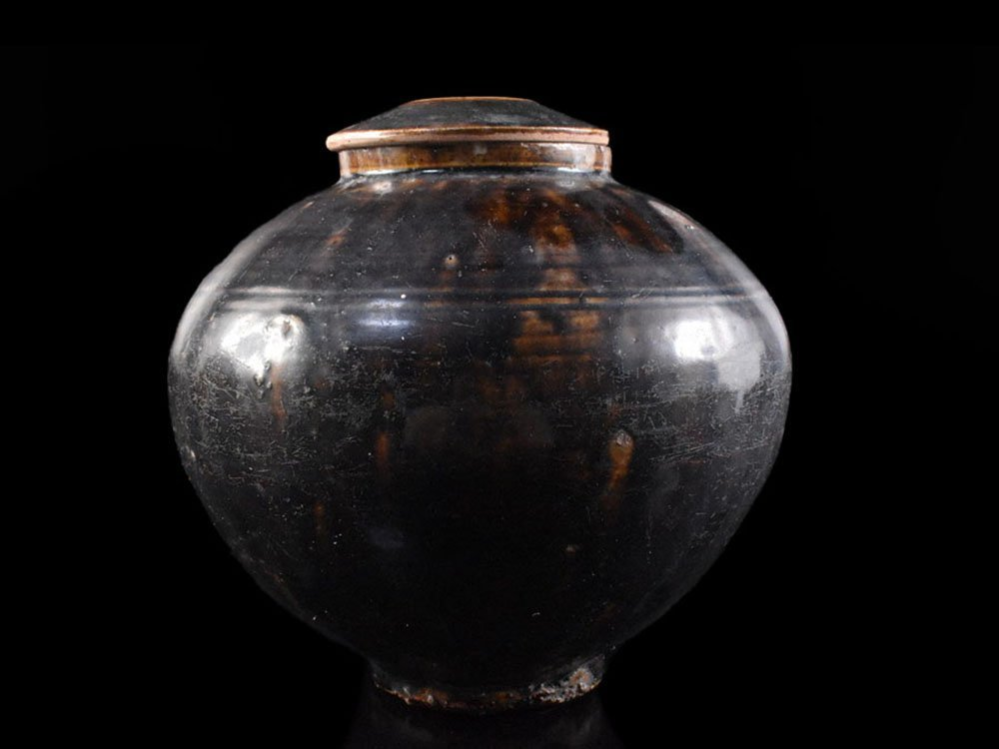 【古美 骨董】朝鮮李朝時代の飴釉丸壺H22cmです。真贋を教えてください。 https://page.auctions.yahoo.co.jp/jp/auction/s1126005227 古美術 骨董の話です。