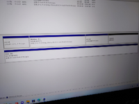 Windows 11 Proで、Cドライブを未割り当て領域と結合しようと思っているのですが、隣接してないパーティションの為、パーティション管理ソフト使おうと思うのですが、何がおすすめでしょうか？ 無料でできるものでお願いします。
また、パーティションの知識が疎いので聞くのですが、1年前ぐらいに仮想ドライブとかの構築をしてみたりした時(現在は削除済)の残骸のような気がしています。で、その時の仮...