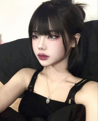 質問ですこの写真の方って誰ですか！！お名前と、良ければ