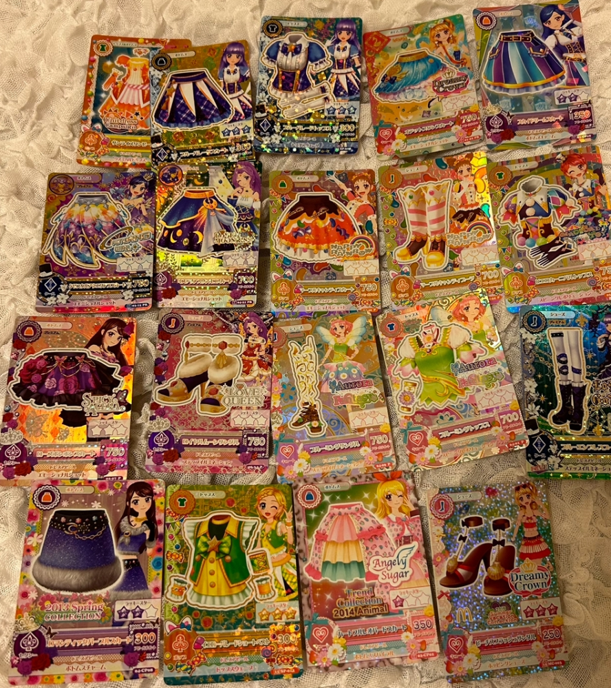 アイカツカード初期プレミアムカードをメルカリで出そうと思うのですが