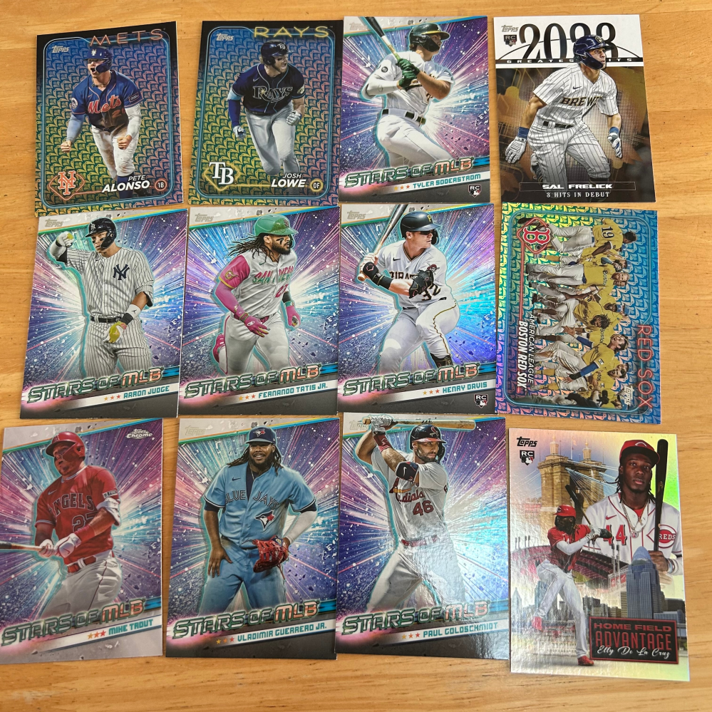 topps2024baseballをよくわからず一箱、7パック12枚入ってい