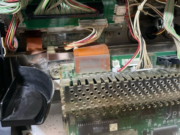 パチスロサブ基盤の取り外し方アルゼ系のミレニアム筐体のサブ基盤を取