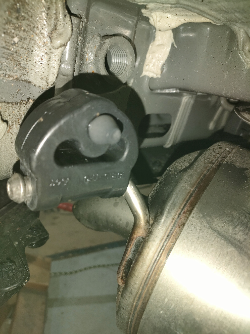 マフラーの外し方、アドバイスお願いいたします。フリード』 ホンダ