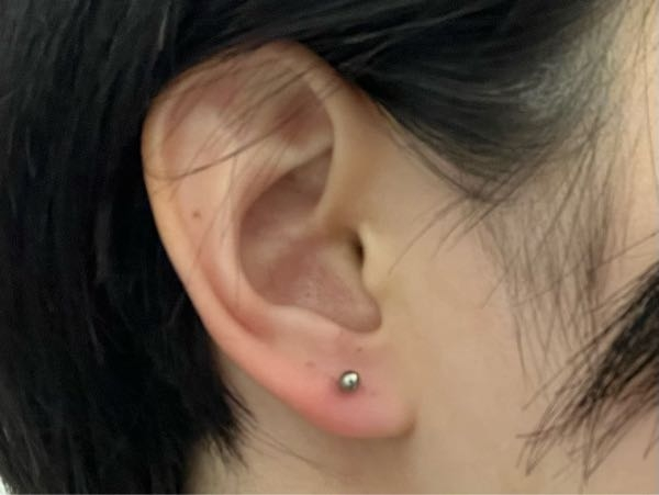 ピアスを開けている方もあけていない方も！カフス NAVETA ピアスを開けたのですが、位置が外側すぎでしょうか