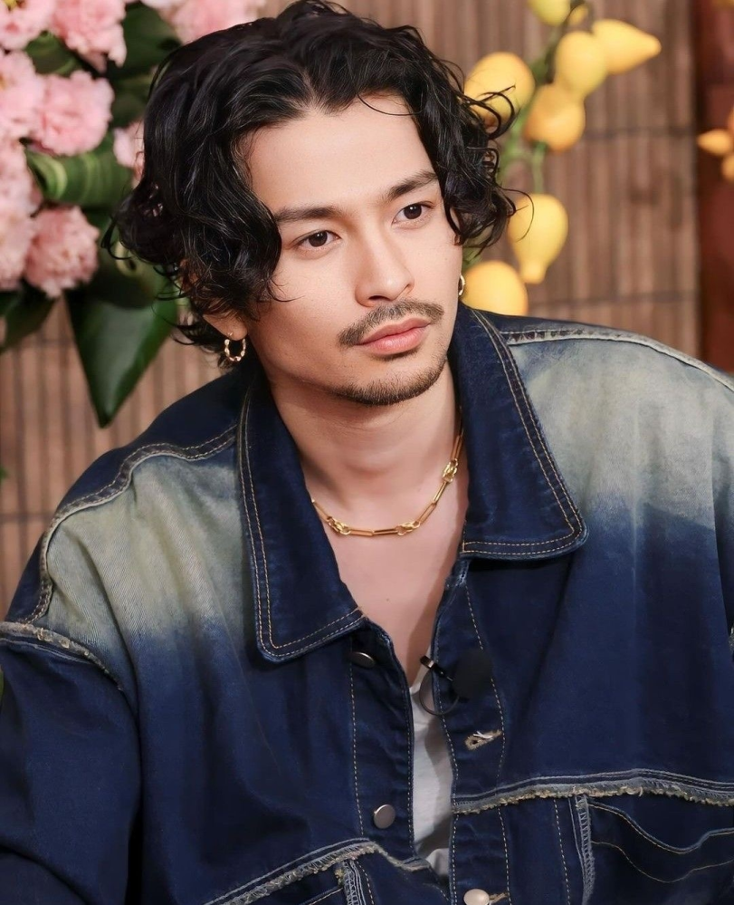 Kinggnuの常田大希さんのピアスなんですけどどこのブランドかわかる方