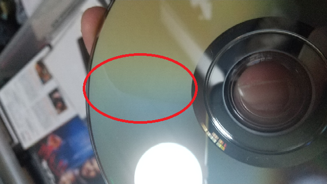 DVD-ROMの盤面の変色は劣化ですか？それとも何なんでしょうか？この後どうなりますか？（画像の赤い部分）