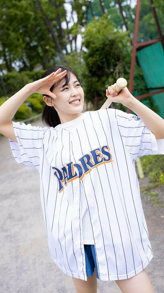 いいえ 乃木坂46 柴田柚菜の髪型は写真のように、ポニーテールですか？