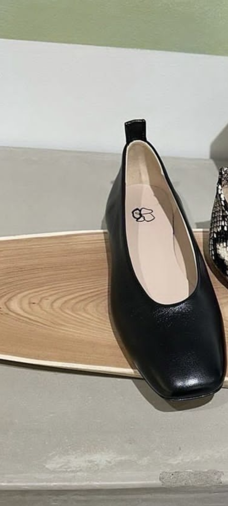 この靴、葬儀に履いても大丈夫でしょうか。