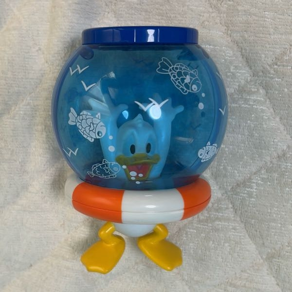 写真のようなディズニーの空き箱や空き缶がメルカリで売られてますが