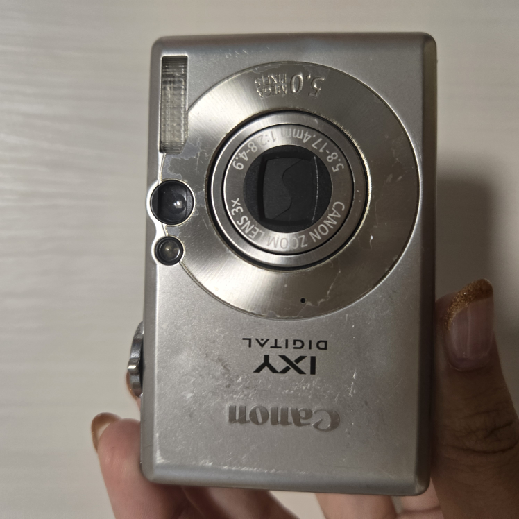 至急です！ - デジカメでCanonのIXYの充電器を無くしました代わり