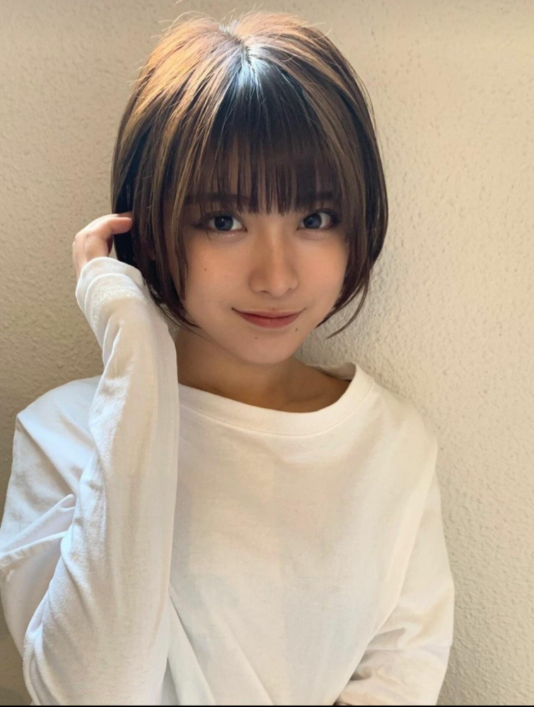 美容室でこんなふうな髪型にオーダーする際にはどう言えば伝わりますか？ また、スタイリングの仕方も教えてください。