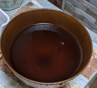 コーヒーにカビ？
インスタントコーヒーを注いだら、
白い塊がプカプカと浮いていました。

カビでしょうか？
ちなみに仏様に捧げるお茶なので、
コーヒーの袋は開けっ放しで、 水が入った状態で常温保存しています。