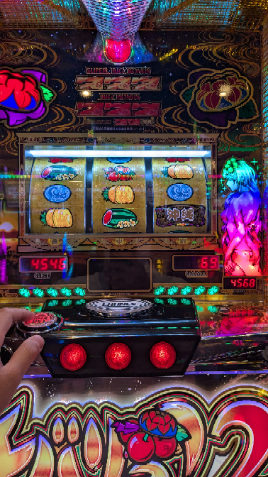 チバリヨ2でけたたましい音と共にカナちゃん(？)が虹色に光りました