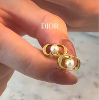 10万以下くらいのピアスを探しています。最初DIORのピアスが