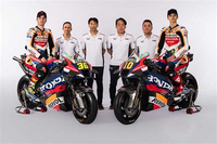 motogpのホンダて資金力では一番なのになぜ成績では最下位なのですか。
・・・・・・・・・・・・・・・・・・・・・・・・
例えばＦ１だと資金力=成績だと思うのですが。 例えばマクラーレンやレッドブルやフェラーリやメルセデスがトップチームなのは資金力が豊富だからだと思うのですが。
資金力があれば人材が集まる。人材が集まれば速いマシンを作れる。
資金力があれば開発費にお金がかけれる。お...