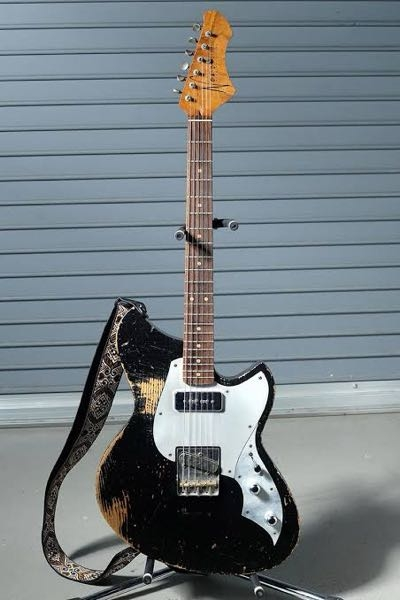 NEEのギターボーカルくぅこと村上蔵馬さんのシングルである「リリス