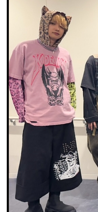 今日BE:FIRSTとbacknumberのライブ行ったんですど、このピンクの服着てる子かわいくて！
名前知りたいんですけど顔うる覚えで分からないので
名前教えて欲しいです！ 