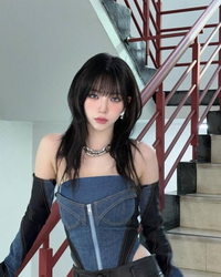 中学生です
写真のようなレイヤーありのハッシュカットにしたいんですけど、浮いてしまいますかね？？ それと、違和感なく結べるかどうかとセットしなきゃふわっとならないか教えて頂きたいです！！( . .)"
髪質はストレートで細めです。
