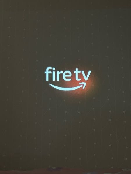 至急お願いします！！！！！firestickをプロジェクターに繋げ