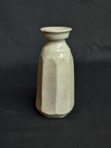 古美骨董】朝鮮半島李朝時代の乳瓶H13cmです。粗削りな面取りを
