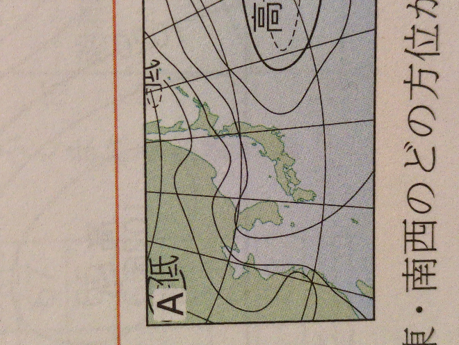 中学理科です 天気図を見ただけで季節を判断するにはどのようなポイントを意識して見ればいいですか？ これは夏だそうです。