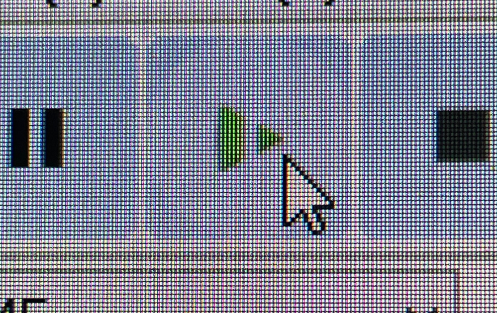 【大至急】 今Audacityというアプリで曲編集をしていたのですが、さっきまで左上の再生ボタンが（右向き緑三角）だったのに（右向き緑三角に白縦線）という表示になってしまい、押しても反応しなくなりました。 いくら調べても出てこず、困っております。有識者の方、教えていただきたいです。