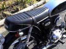現在YAMAHAのYB-1に乗っているのですが、ダブルシートを探しています 