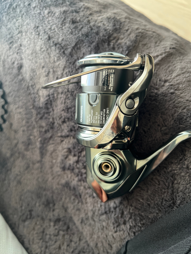 シマノ22ステラのベールが写真のように下がってるのですが異常ですか