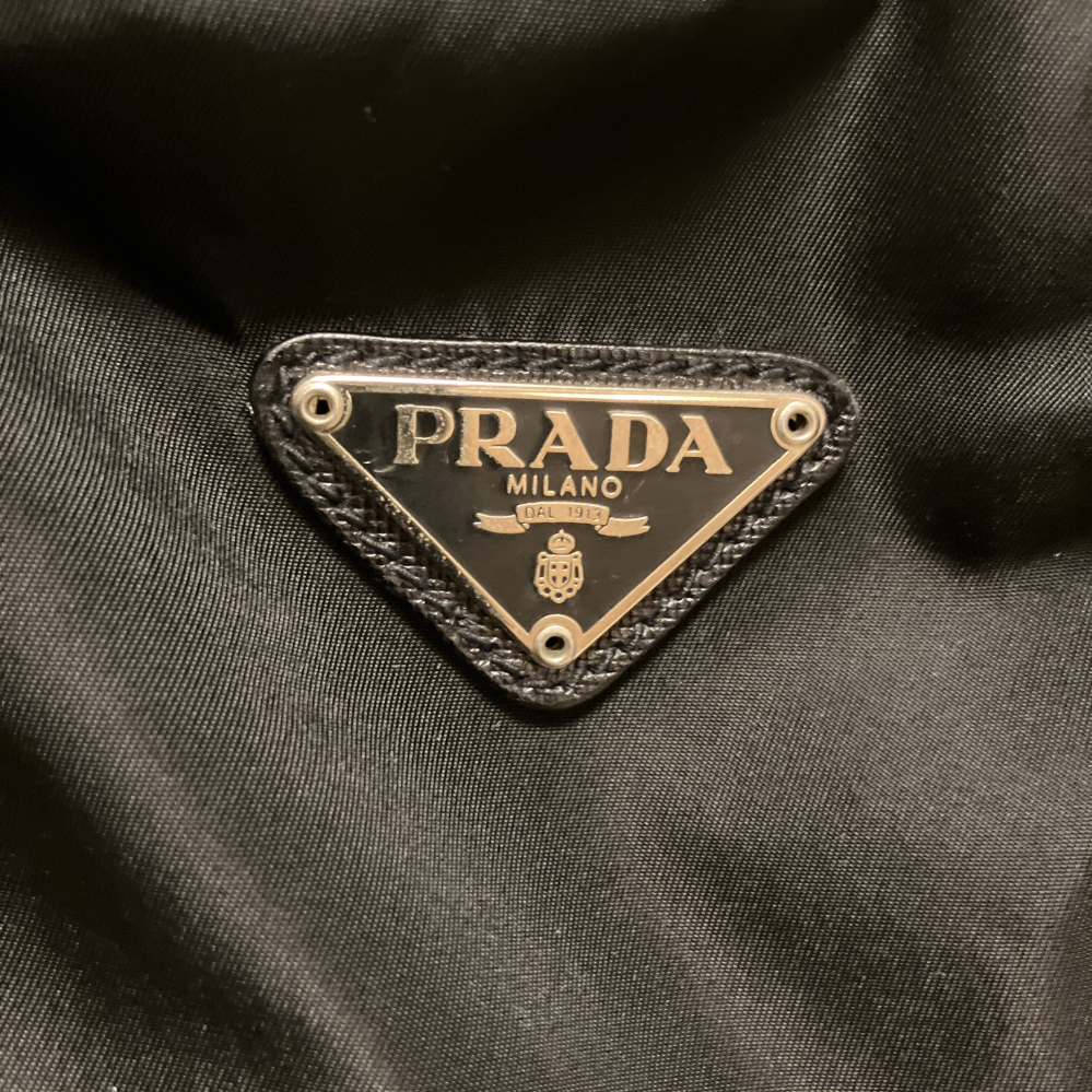 PRADAのバッグについて。知人が25年前に購入したPRADAのボ - Yahoo
