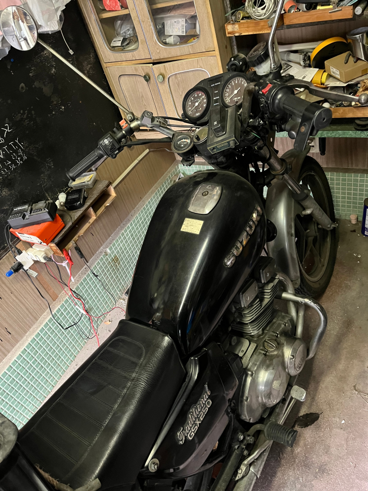 スズキGSX250Tを大叔父が手放すとの事でバイクについてまったく詳しく