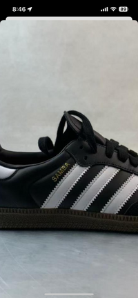 至急です。Amazonでadidasのsambaを買おうと思っている
