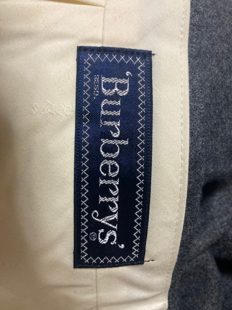 BURBERRYのこのタグの年代、もしくは本物か偽物かわかる方いらっしゃっ