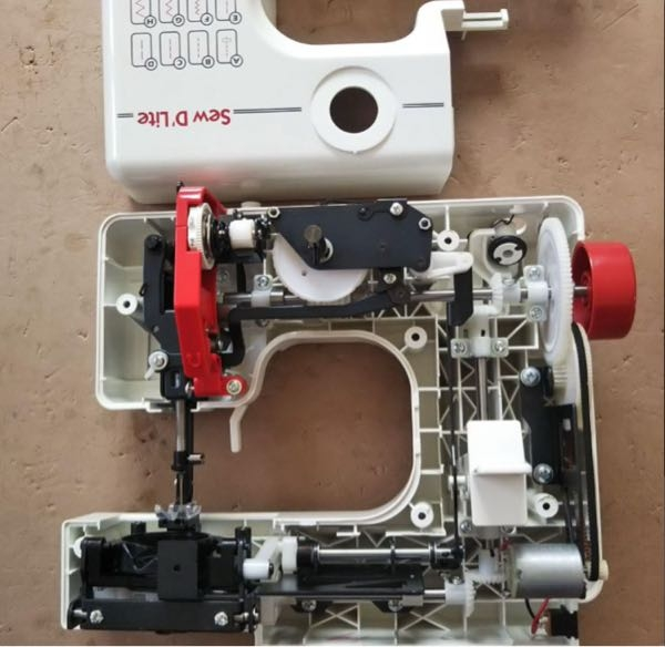 JA525のジャノメミシンを中古で買ったのですが、電源が入りません。何