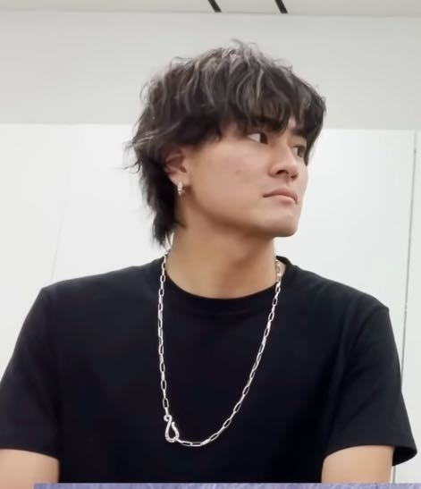 至急】SixTONESの森本慎太郎くんが付けてるこのネックレスがどこのもの 