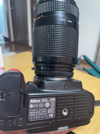 Nikonの一眼レフカメラについて質問です。結構古いやつだと思い Nikonの一眼レフカメラについて質問です。結構古いやつだと思い