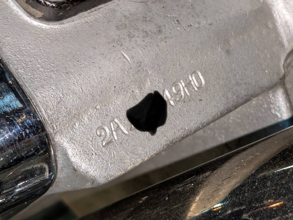 一度使用しましたがその後使ってないです。 ショベルヘッドのV.I.N番号（エンジン番号）について詳しい方質問