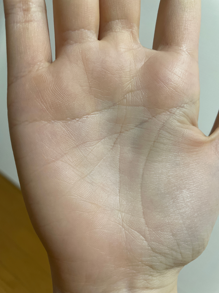 右手の手相です。占って欲しいです。