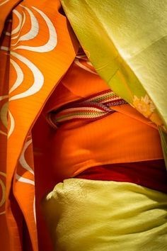 舞妓さんの着付けについて質問です。 画像載せますが、Maiko or geisha dressing-new,fuller,versionをYouTubeで見ましたが、最後はだらりの帯の締めくくりはどうするのですか？