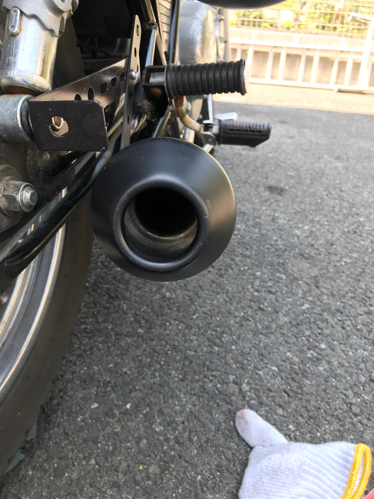 イナズマ400に三段シートを付けたいのですが、あまり出回って イナズマ400に三段シートを付けたいのですが、あまり出回って