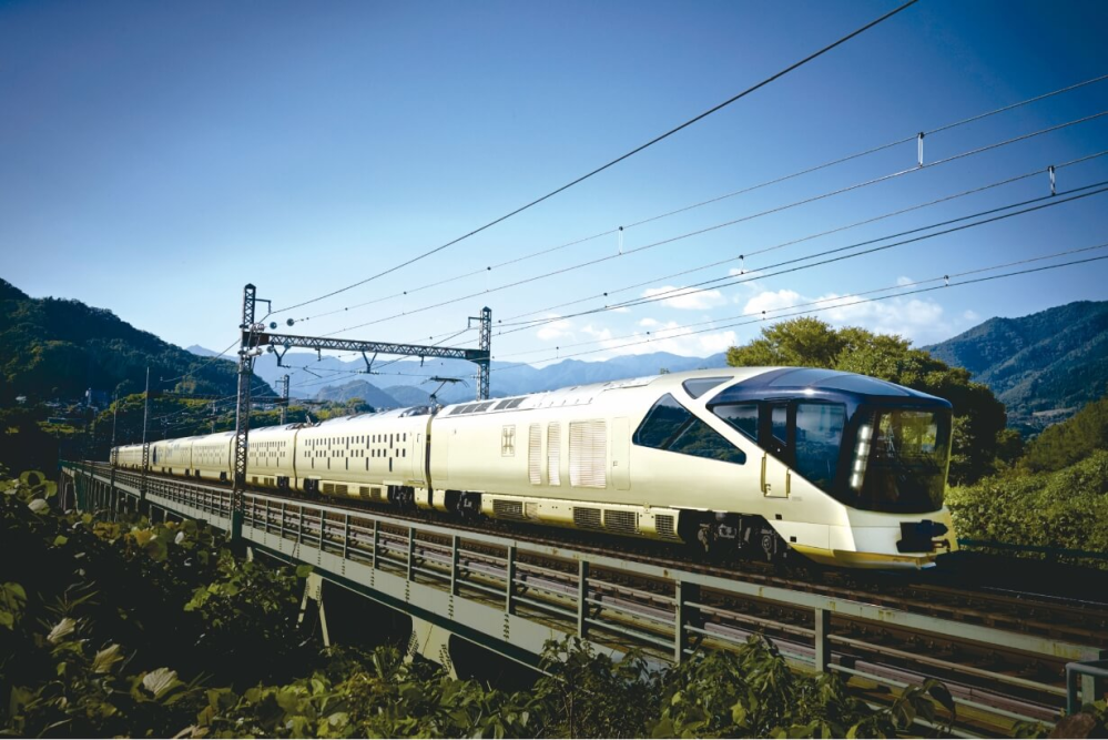 汽車や電車や鉄道が出てくる曲で好きな曲を 《1曲》ご紹介してください。 . 各駅停車よりも急行や特急や超特急あるいは路線名や停車駅名が出てくる曲ならなお良いです。 . さらに始発駅名や終着駅名などが出てくる曲ならなお良いです。 . 夜汽車や夜行列車などでも良いです。 . 風「夜汽車は南へ」 https://youtu.be/0FIt_B_Kt8M?si=ZFy7G0v2buVYTqlJ . 少し方針を変更して今後は ユーチューブのURLが回答に貼ってない物は 個人的にユーチューブを検索して聴くようにしますが、 . 私が返信にユーチューブのURLを貼ることは 基本的に原則的に割愛の省略して止めることにします。手間暇が面倒なので。ご了承お願いします。 . しかし気まぐれに貼ることもあるかもしれません。 . 豪華列車四季島