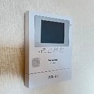 画質が悪くてすみません。 このインターフォンは24時間録画可能でしょうか？ 来客時にチャイムが鳴った時だけ一定時間（数十秒間）録画するのでしょうか？