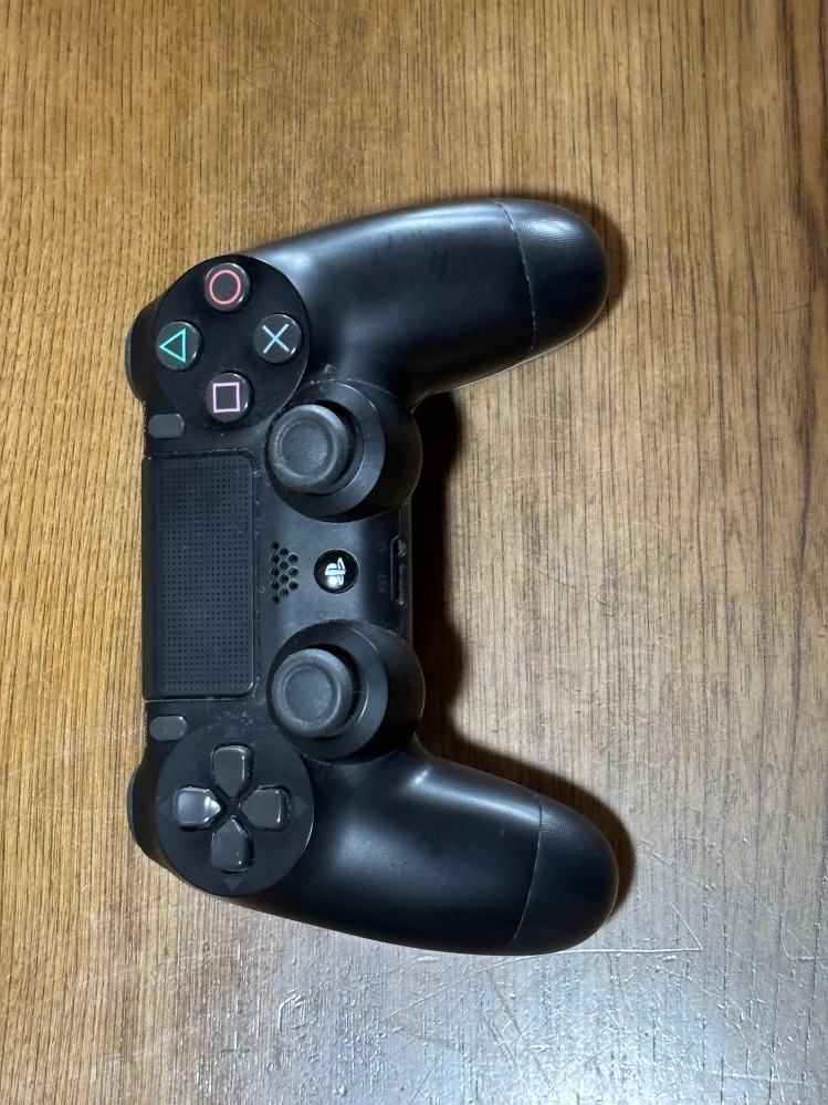 これはPS4のコントローラーですか？ これでPS3はできますか？