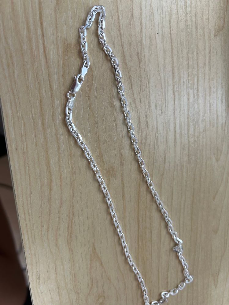 シルバーアクセサリーには必ず925という刻印がされてますか？もし