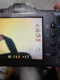 OLYMPUS E-PL1s デジタルカメラ IS1のエラーあり オリンパスPENでこの画像のようにIS1が点滅していますこれはなお