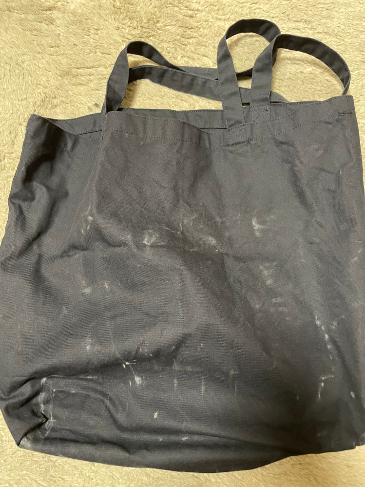 トートバッグのこういう汚れはどう取るのが効果的でしょうか？ 洗濯機に入れてもこの状態で