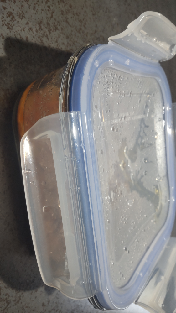 電子レンジで温めて、開かなくなったタッパーの蓋の開封方法を教えて