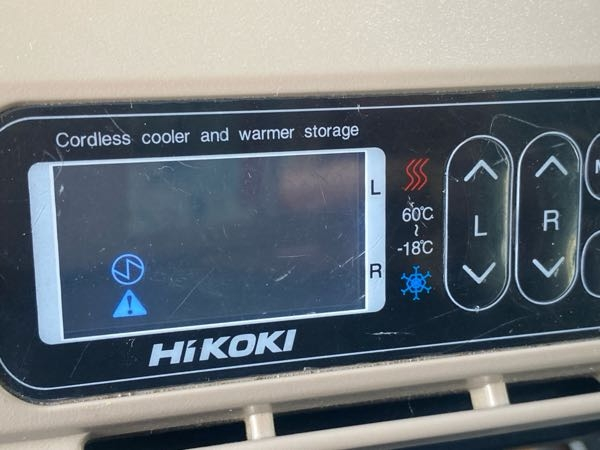 ハイコーキの冷温庫UL18DCを使用していたのですが、先程突然写真