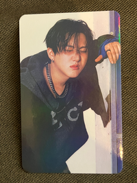 キュー トレカ 中国 kpopmarch StrayKidsKARMAトレカskzooversionを、Qo - Yahoo!知恵袋