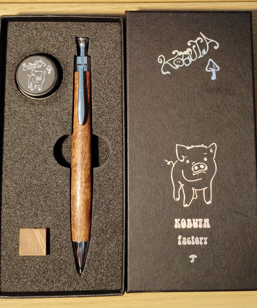 中古にてこぶた工房のシャーペンを購入したのですが樹種がわかりません